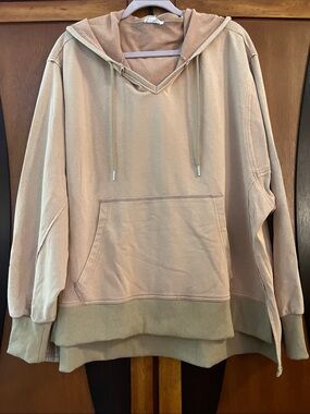 easel V-Neck Hoodie in Soft Gold w/Kangaroo Pocket & Attached Drawstring Hood